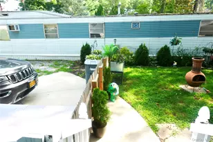 658 Sound Ave, Calverton, NY 11933 - Photo 7