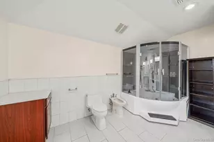 300 Ellen Pl, Jericho, NY 11753 - Photo 25