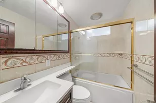 300 Ellen Pl, Jericho, NY 11753 - Photo 19