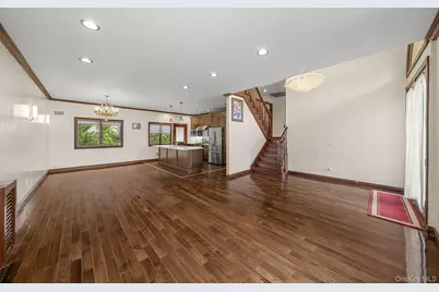 300 Ellen Place, Jericho, NY 11753 - Photo 9
