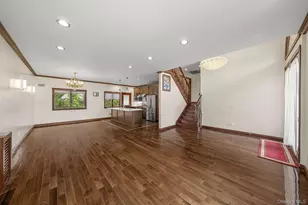 300 Ellen Pl, Jericho, NY 11753 - Photo 9