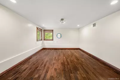 300 Ellen Place, Jericho, NY 11753 - Photo 29