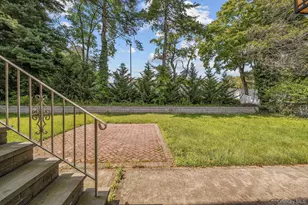 300 Ellen Pl, Jericho, NY 11753 - Photo 33