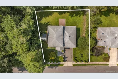 300 Ellen Place, Jericho, NY 11753 - Photo 5