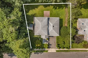 300 Ellen Pl, Jericho, NY 11753 - Photo 5