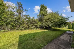 300 Ellen Pl, Jericho, NY 11753 - Photo 35