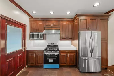 300 Ellen Place, Jericho, NY 11753 - Photo 11