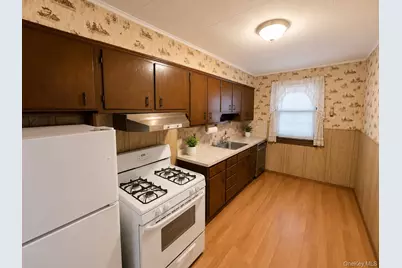 10441 92nd Avenue, Richmond Hill, NY 11418 - Photo 5