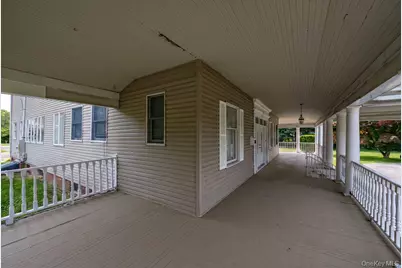 45 S Penataquit Avenue, Bay Shore, NY 11706 - Photo 5