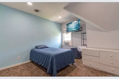 45 S Penataquit Avenue, Bay Shore, NY 11706 - Photo 35