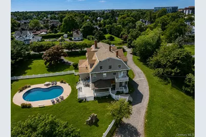 45 S Penataquit Avenue, Bay Shore, NY 11706 - Photo 9
