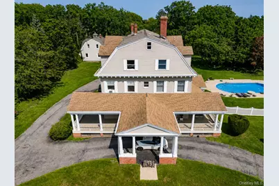 45 S Penataquit Avenue, Bay Shore, NY 11706 - Photo 1