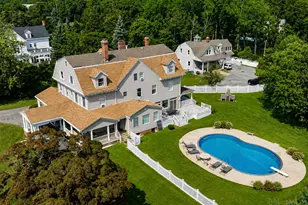 45 S Penataquit Ave, Bay Shore, NY 11706 - Photo 11