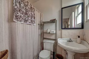 45 S Penataquit Ave, Bay Shore, NY 11706 - Photo 25
