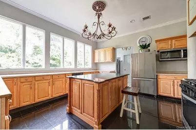45 S Penataquit Avenue, Bay Shore, NY 11706 - Photo 21