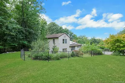 30 N Strawberry Hill Lane N, West Nyack, NY 10994 - Photo 27