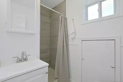 30 N Strawberry Hill Lane N, West Nyack, NY 10994 - Photo 19