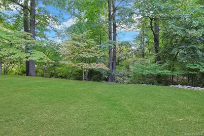 30 N Strawberry Hill Lane N, West Nyack, NY 10994 - Photo 25