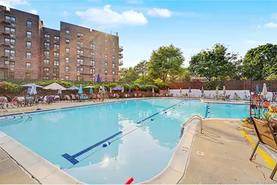 22424 Union Turnpike #4-J, Oakland Gardens, NY 11364 - Photo 15