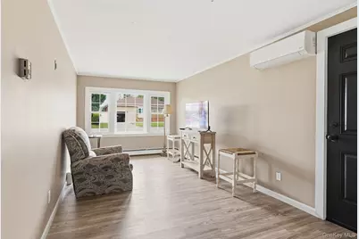 131 Fir Street, Lindenhurst, NY 11757 - Photo 7