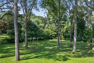 15 Thorman Ln, Huntington, NY 11743 - Photo 35