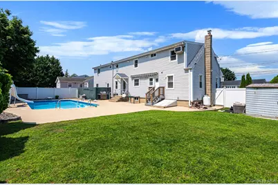 52 Manhattan Avenue, West Babylon, NY 11704 - Photo 9