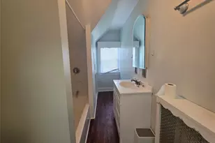 81 Waring Pl, Yonkers, NY 10703 - Photo 11