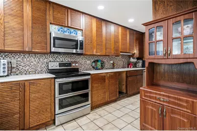 411 8th Street, Bohemia, NY 11716 - Photo 13