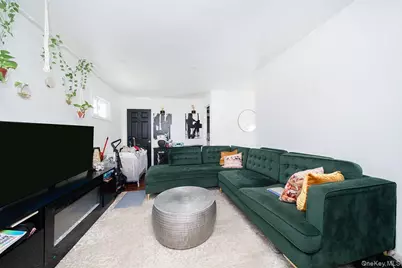 15813 Linden Boulevard, Jamaica, NY 11434 - Photo 5