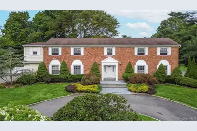 34 Lisa Court, Syosset, NY 11791 - Photo 1