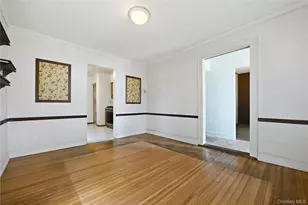36 Hawthorne St, Williston Park, NY 11596 - Photo 7