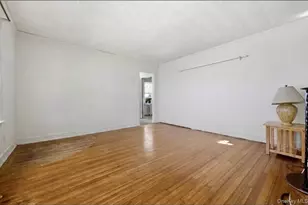 36 Hawthorne St, Williston Park, NY 11596 - Photo 5
