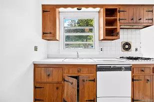 8 Bon Aire Cir, Suffern, NY 10901 - Photo 13