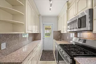96 Capitol Ave, Williston Park, NY 11596 - Photo 15
