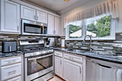 116 Shenandoah Boulevard N, Nesconset, NY 11767 - Photo 15