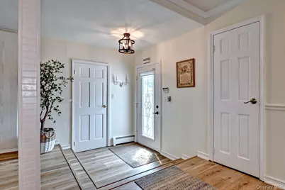 116 Shenandoah Boulevard N, Nesconset, NY 11767 - Photo 3