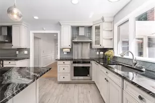 6 Davids Way, Port Jefferson, NY 11777 - Photo 13
