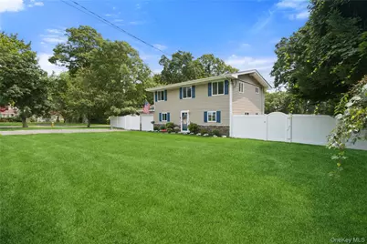 4 Acorn Street, Ronkonkoma, NY 11779 - Photo 3