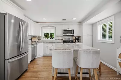 4 Acorn Street, Ronkonkoma, NY 11779 - Photo 13
