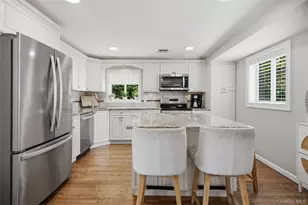 4 Acorn St, Ronkonkoma, NY 11779 - Photo 13