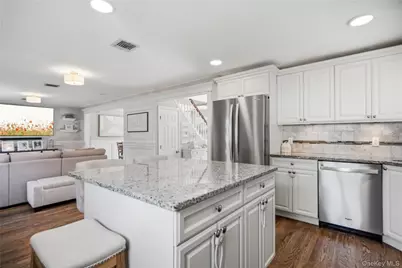 4 Acorn Street, Ronkonkoma, NY 11779 - Photo 11