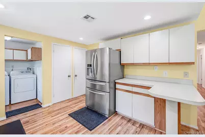 41 Apple Tree Drive, Hauppauge, NY 11788 - Photo 19