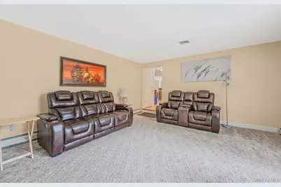 41 Apple Tree Drive, Hauppauge, NY 11788 - Photo 15