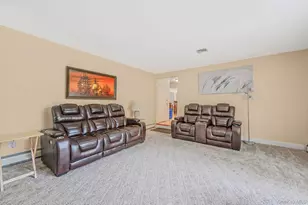 41 Apple Tree Dr, Hauppauge, NY 11788 - Photo 15
