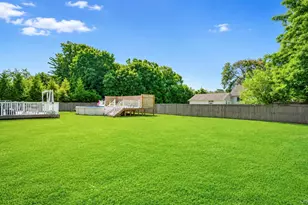 28 Mapleton Ave, Farmingville, NY 11738 - Photo 5