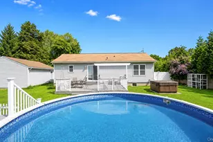 28 Mapleton Ave, Farmingville, NY 11738 - Photo 7