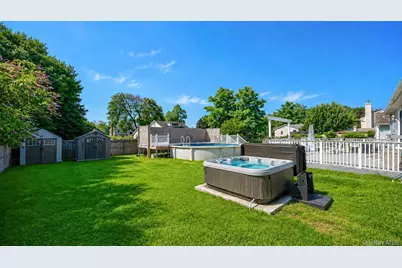 28 Mapleton Avenue, Farmingville, NY 11738 - Photo 9