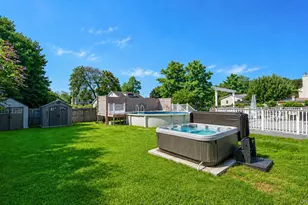 28 Mapleton Ave, Farmingville, NY 11738 - Photo 9