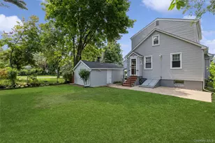 27 Litchfield Ave, Babylon, NY 11702 - Photo 3