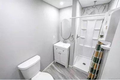 104 Utica Street, Bay Shore, NY 11706 - Photo 27